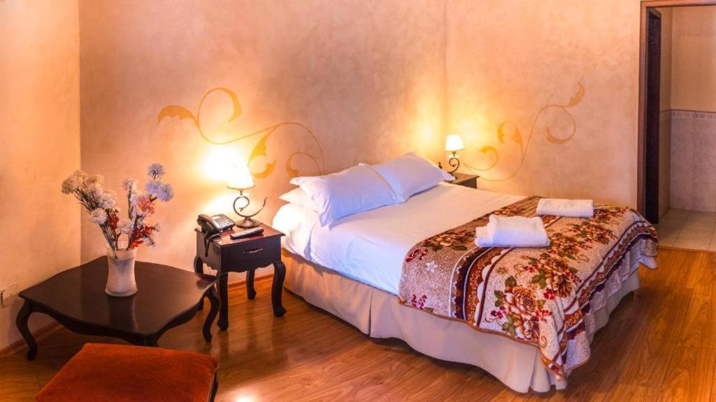 Latacunga Hostel Экстерьер фото