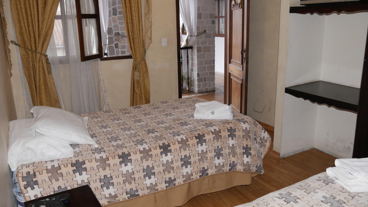 Latacunga Hostel Экстерьер фото